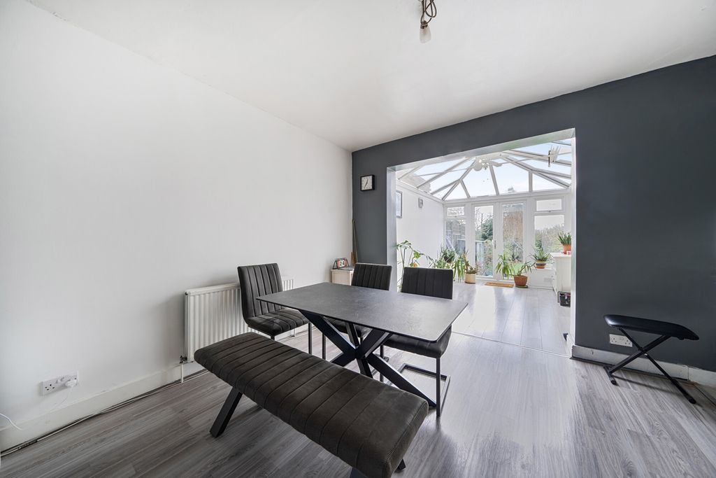 Property photo 3 of 24 1383248-13-692467...