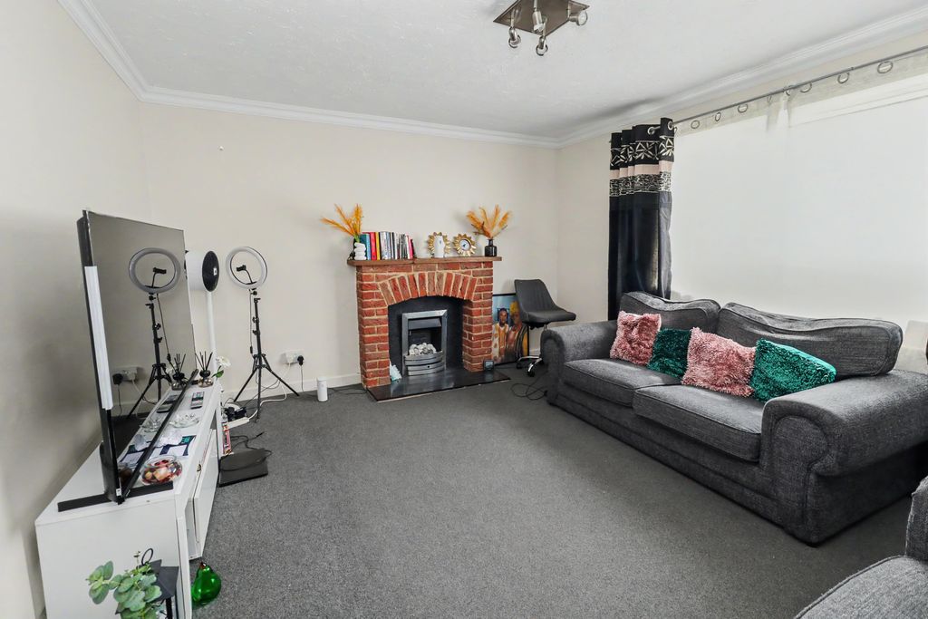 Property photo 2 of 11 Img_1912
