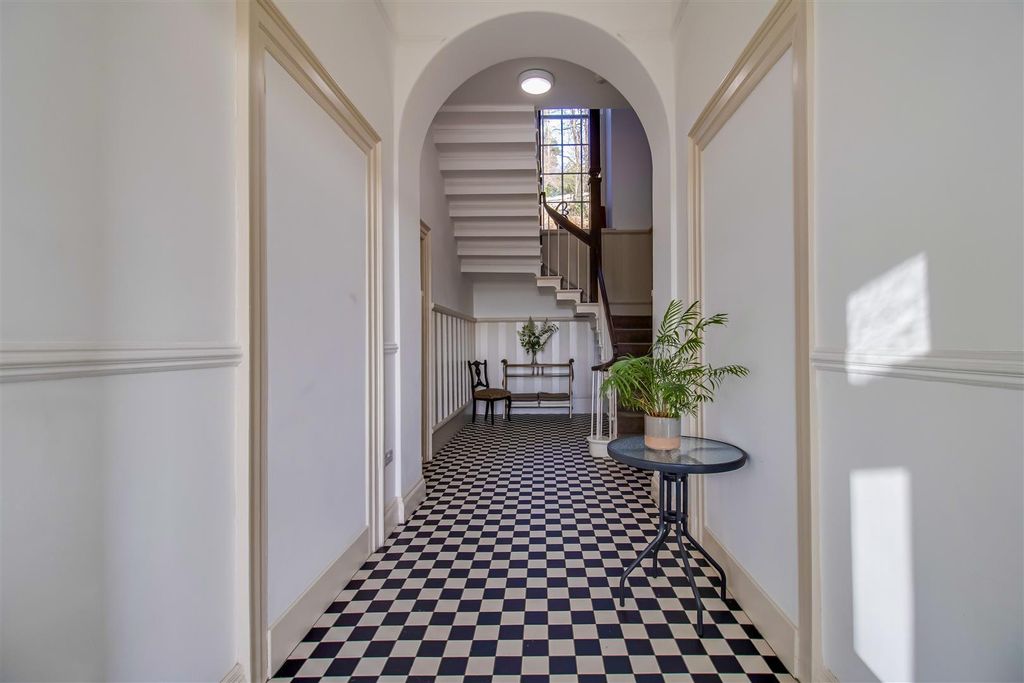 Property photo 2 of 15 Communal Stairwell