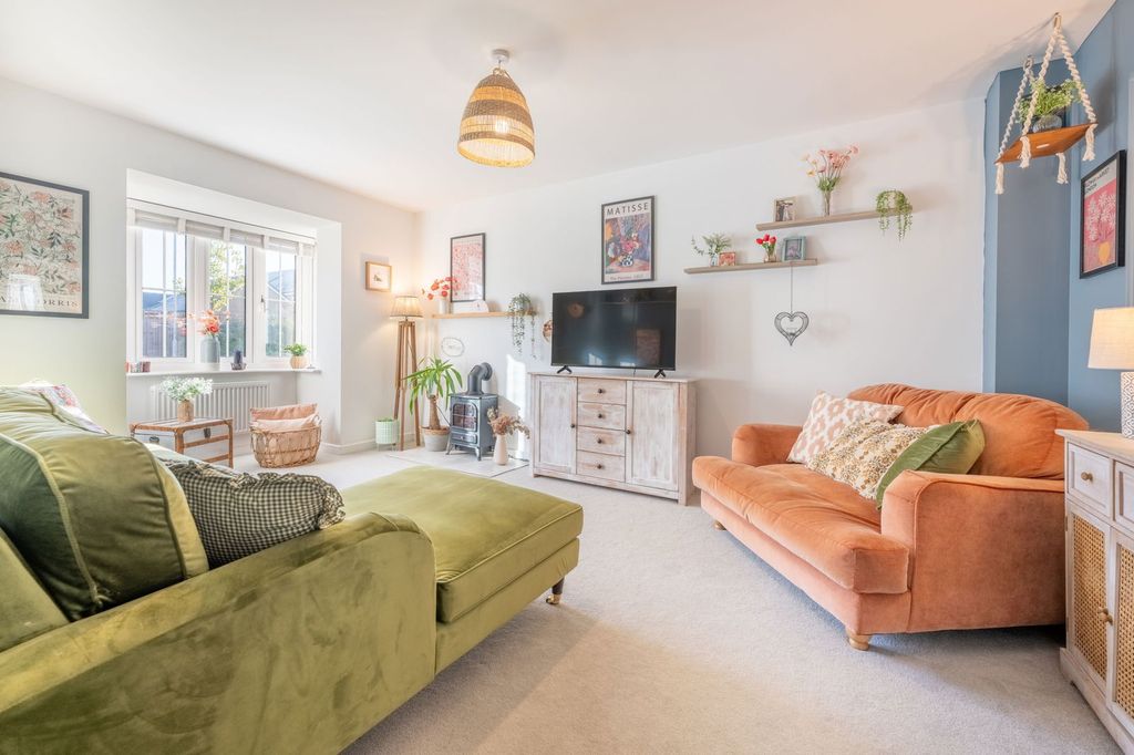 Property photo 3 of 38