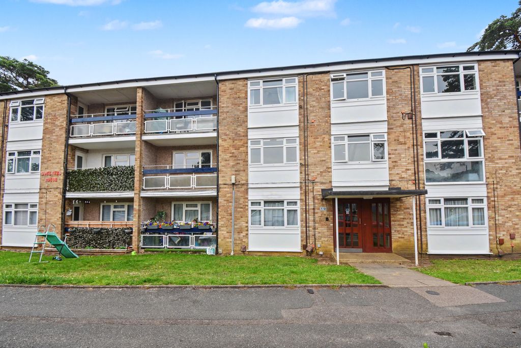 Property photo 1 of 13 Flat 9 Boulters House, Uffington Drive, Bracknell, Berks, Rg12 9Jy
