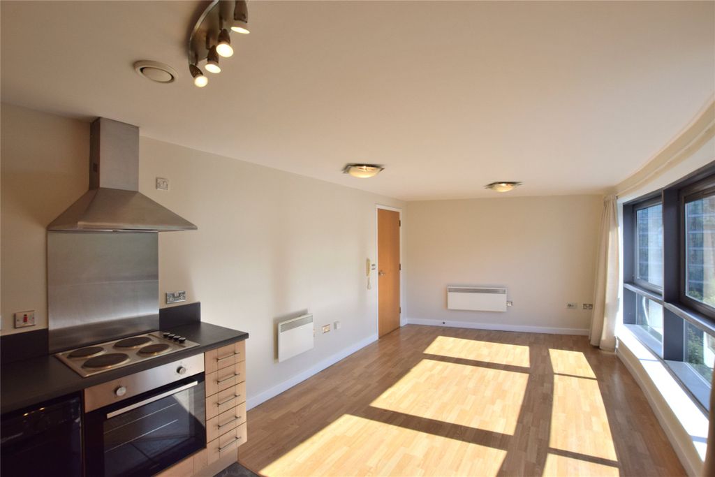 Property photo 3 of 8 Kitchen/Living Room