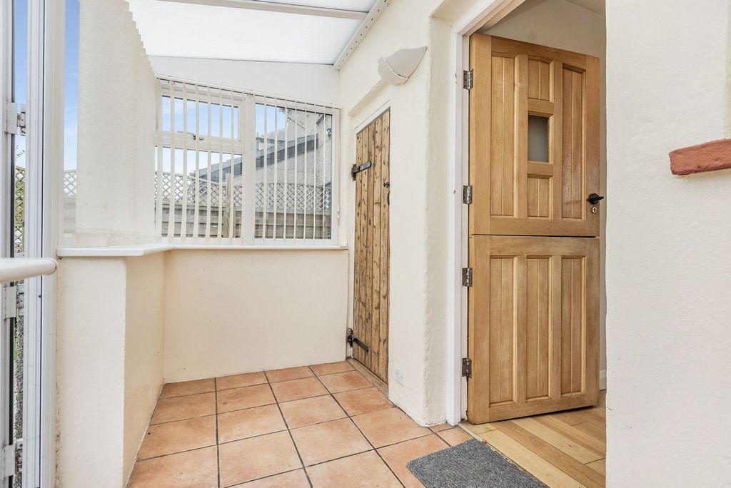 Property photo 3 of 24