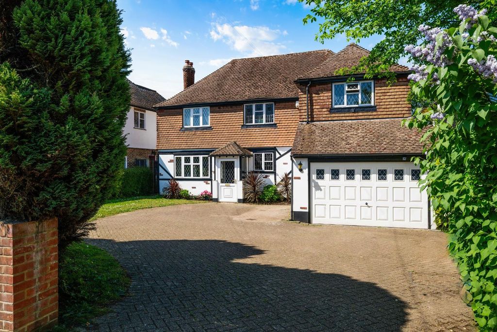 Property photo 1 of 33 Garratts Lane,  (25).Jpg