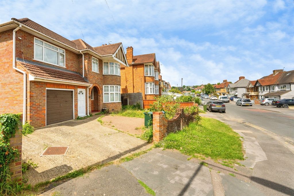 Property photo 1 of 19