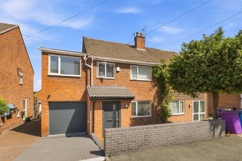 Property photo 1 of 43