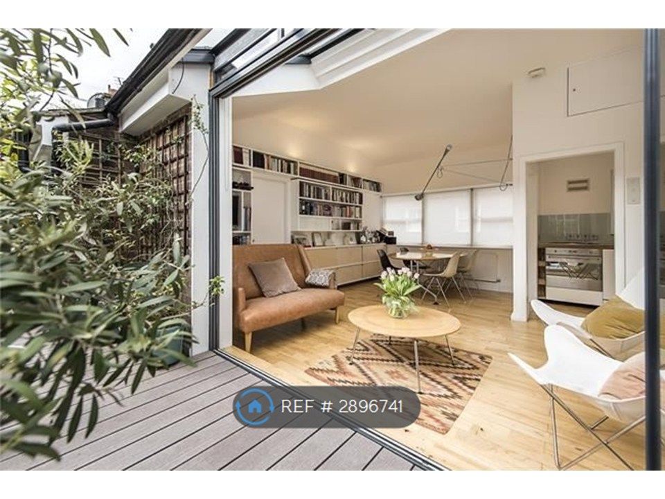 Property photo 3 of 10 Living Room/Terrace