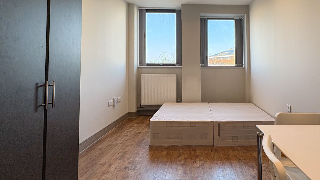 Property photo 1 of 12 Bedroom