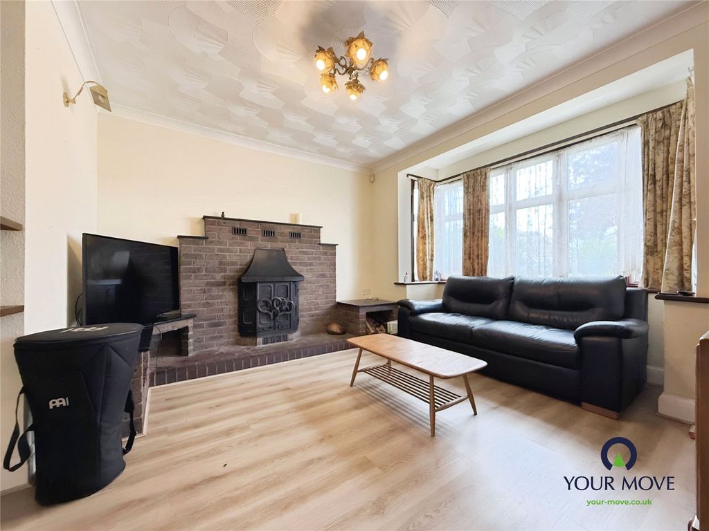 Property photo 2 of 14 Lounge