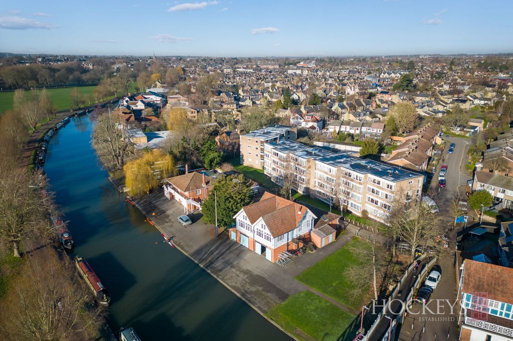 3 bed flat for sale Cambridge