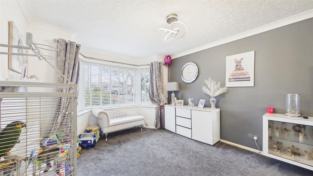 Property photo 3 of 19 Cam05101G0-Pr0128-Still017.Jpg