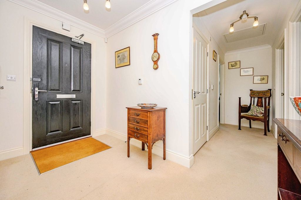 Property photo 3 of 20