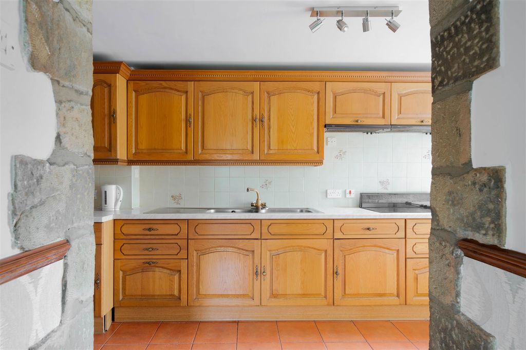 Property photo 3 of 35 Kitchen.Jpg