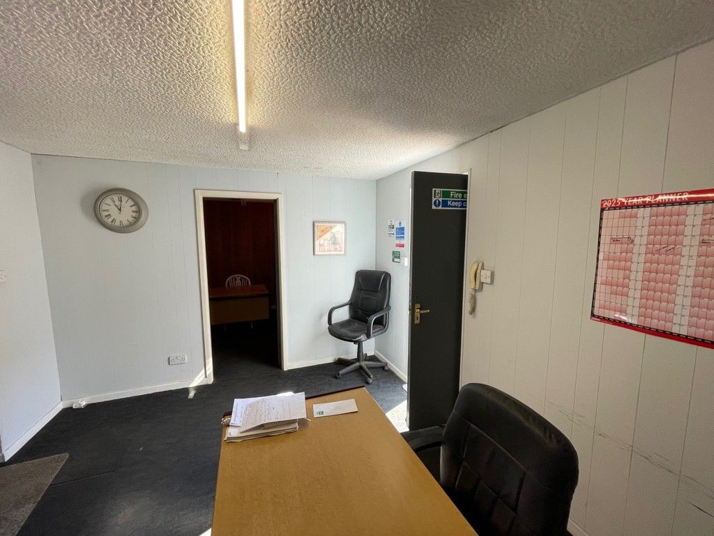 Property photo 3 of 4 Office