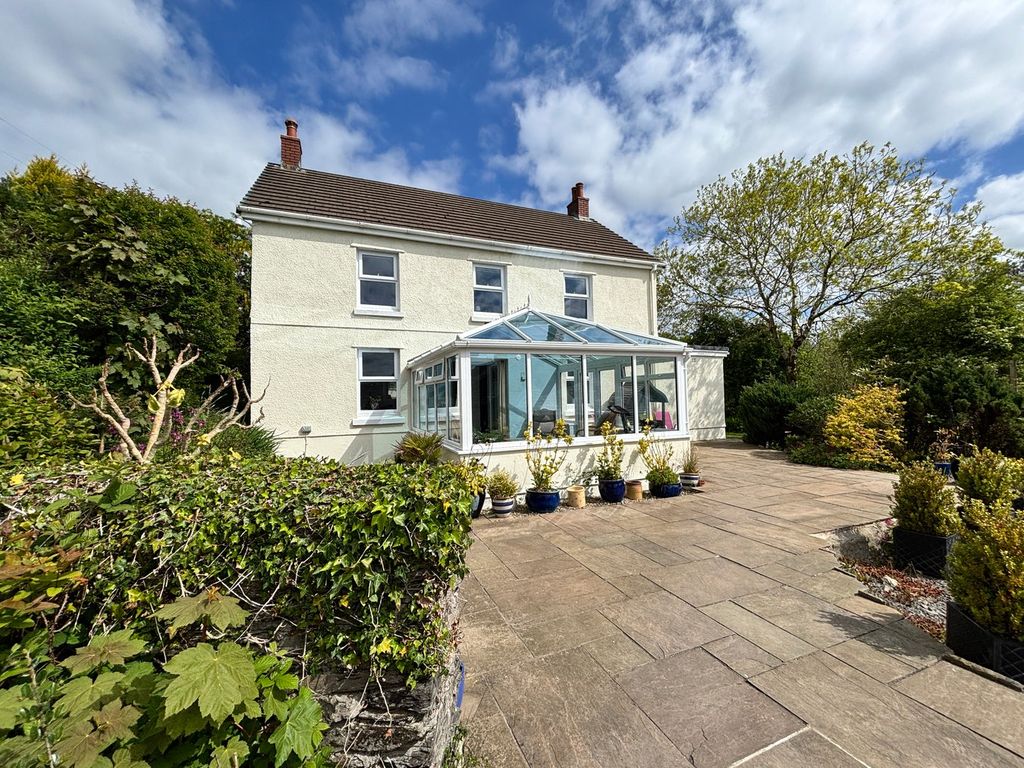 Property photo 2 of 75