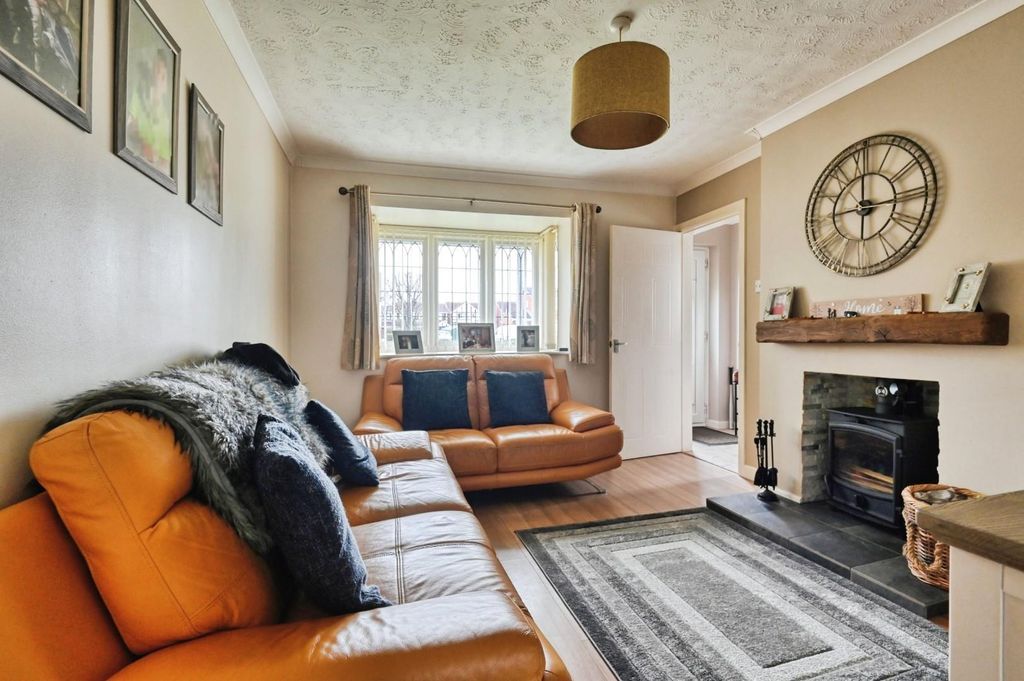 Property photo 3 of 15 65Fur10.Jpg