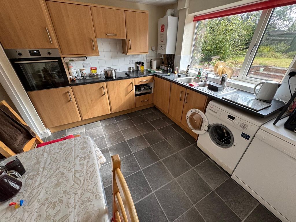 Property photo 3 of 15 Kitchen