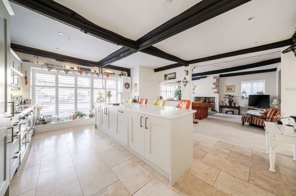 Property photo 2 of 23 1429444-20-69Baa3...