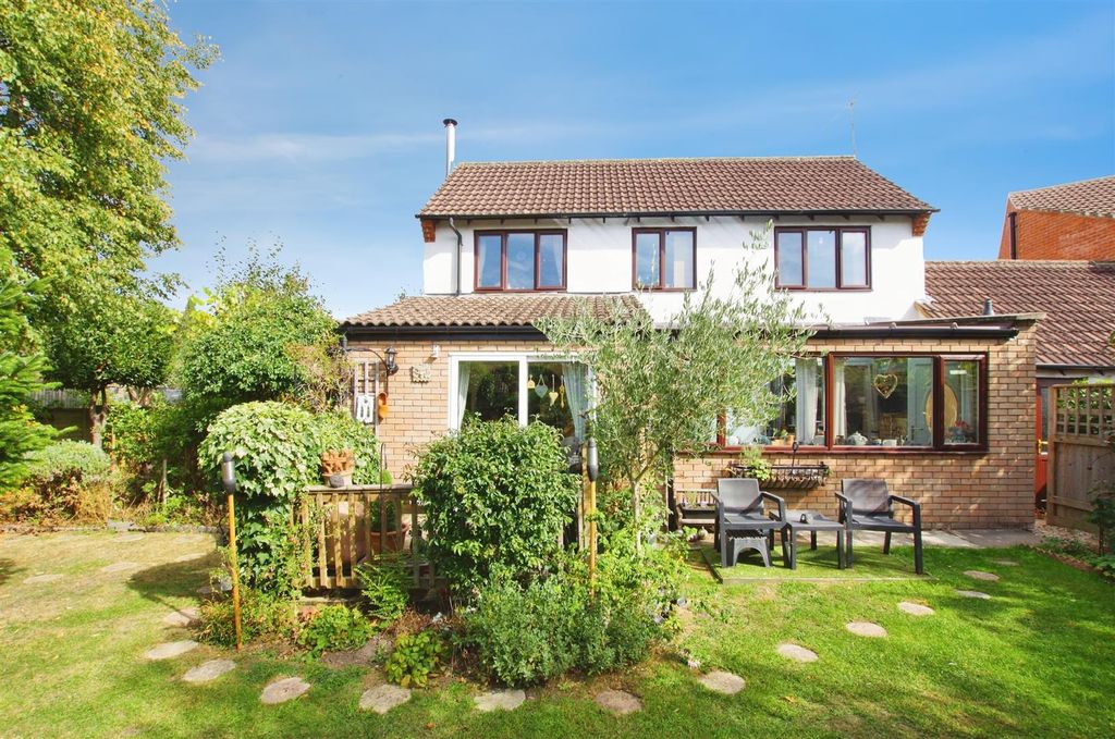 Property photo 2 of 17 Rear Garden