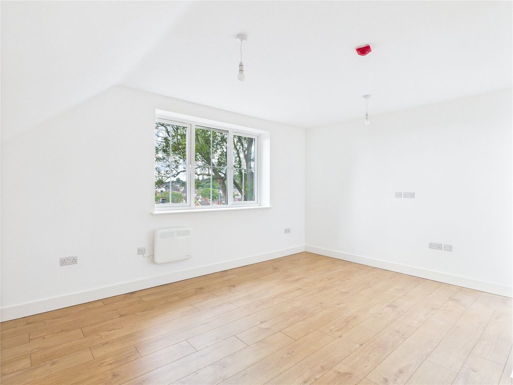 Property photo 3 of 5 Picture No. 05