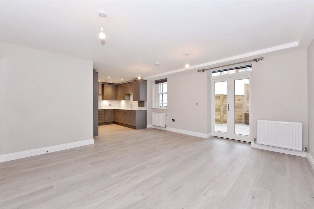 Property photo 2 of 11 Picture No. 03