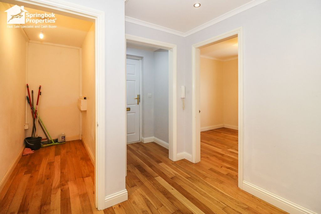 Property photo 2 of 11 Image 1