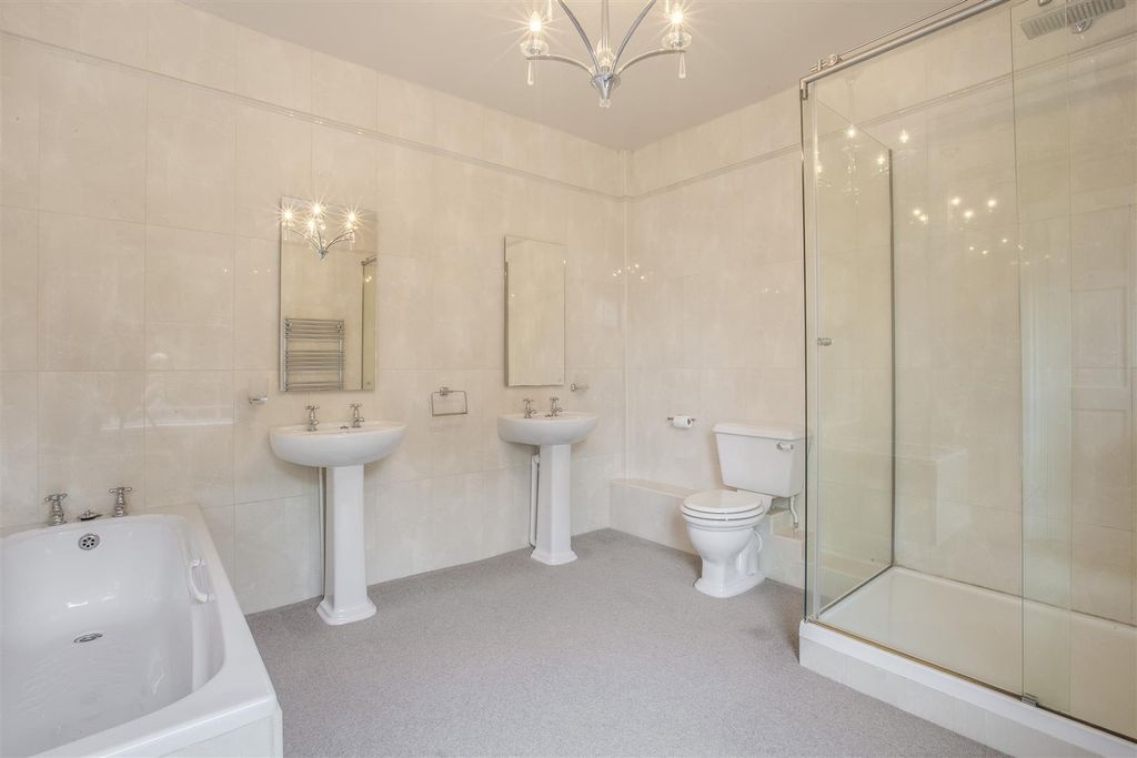 Additional image 23 of 6 bed detached house for saleThe Ride, Totternhoe, Bedfordshire LU6