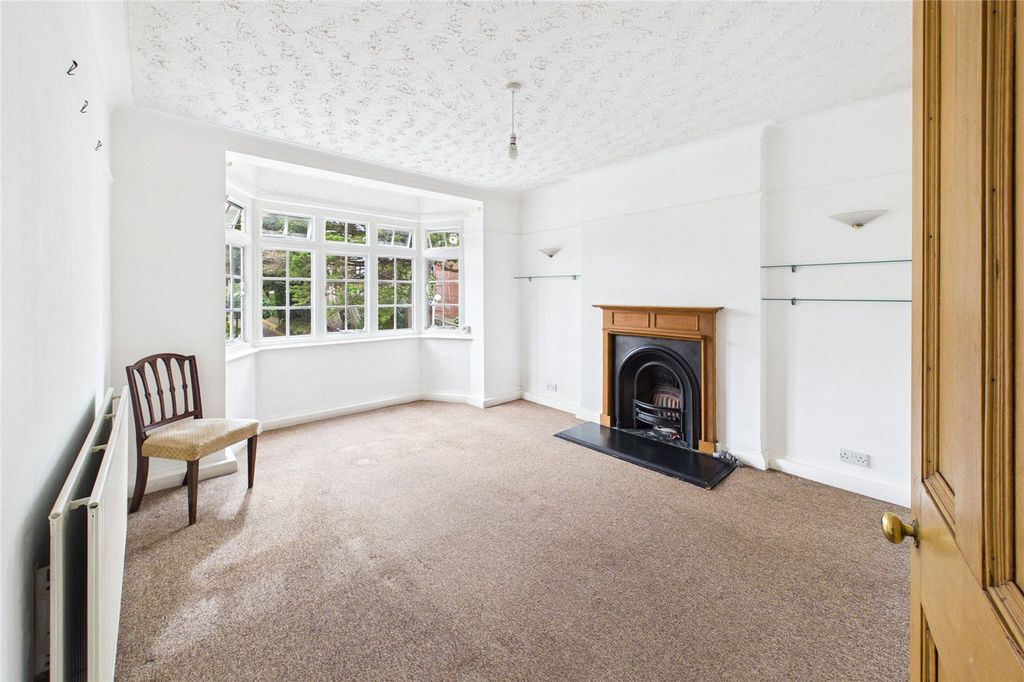 Property photo 2 of 14 Picture No. 19