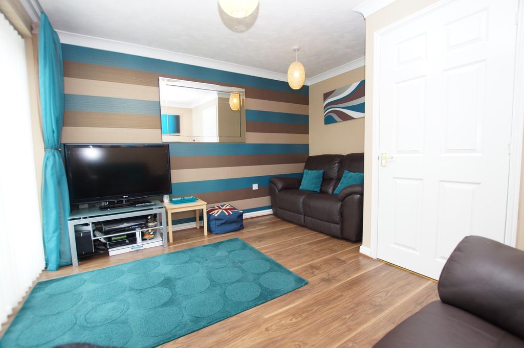 Property photo 3 of 8 Living Room