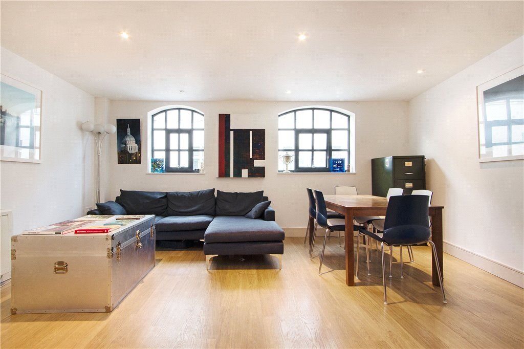 Property photo 1 of 11 Reception