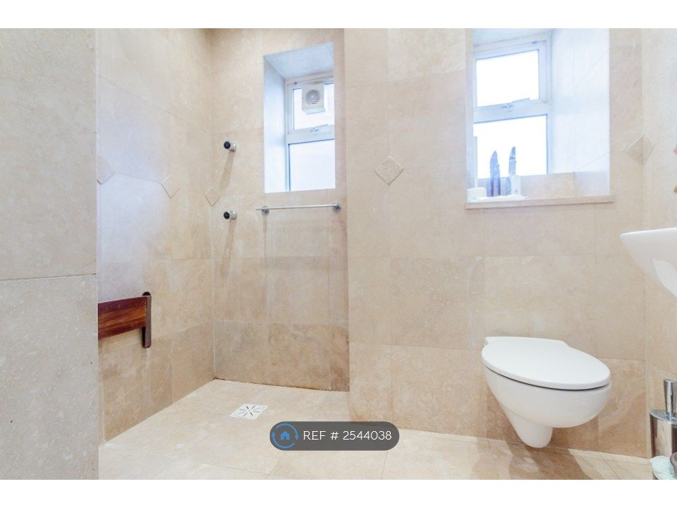 Property photo 3 of 6 Walk-In Shower