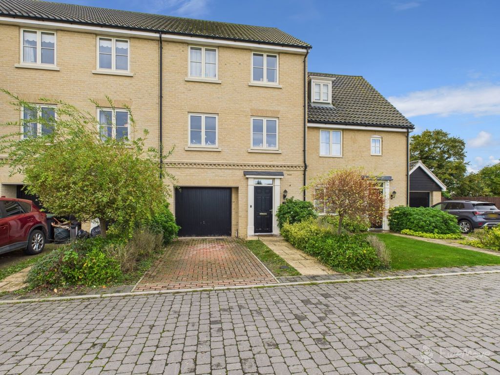 Property photo 1 of 22 Front Of House- Mark Stephens Ewemove Newmarket An