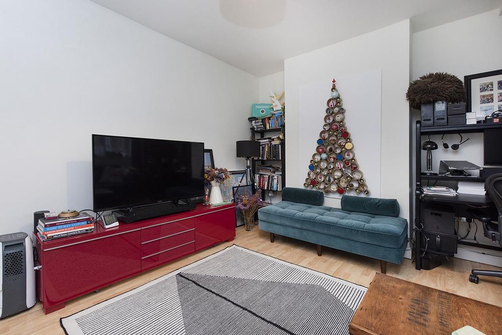 Property photo 3 of 11