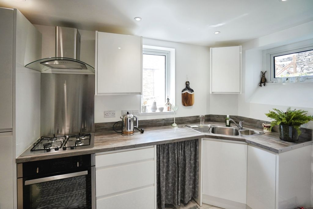 Property photo 2 of 18 Pbox-Img.Jpg