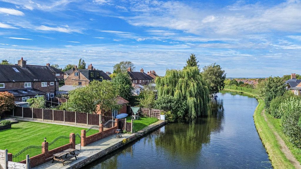 Property photo 3 of 20 Canal &amp; Mooring