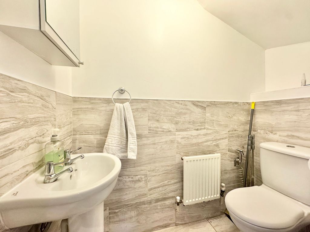 Property photo 3 of 16 Cloakroom/wc