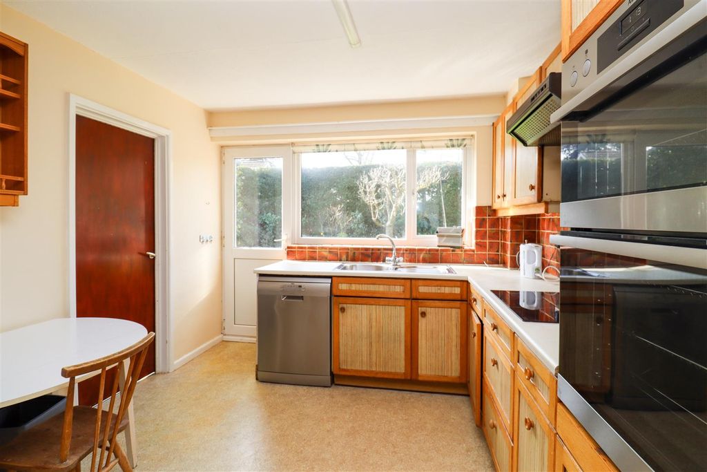 Property photo 2 of 26 Kitchen