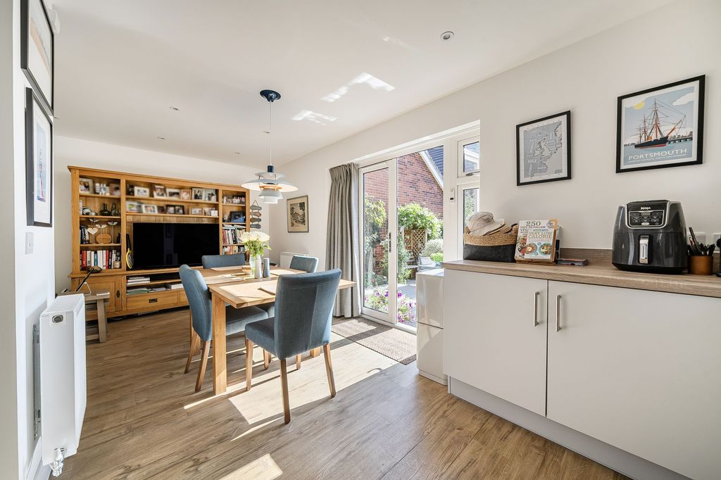 Property photo 2 of 19