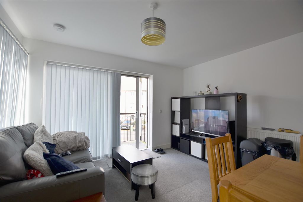 Property photo 2 of 8 Lounge(1).Jpg