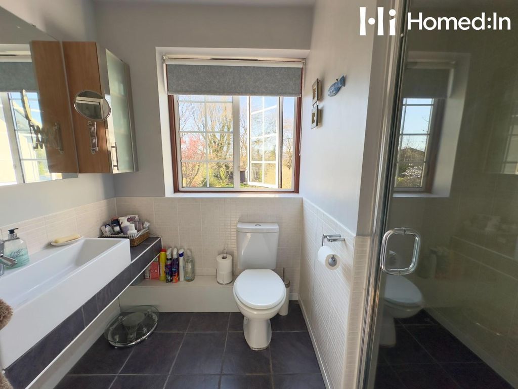 Additional image 17 of 4 bed detached house for saleHorsham Road, Crawley RH11