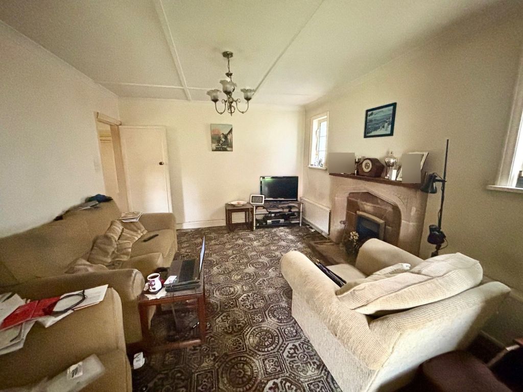 Property photo 2 of 9 Lounge