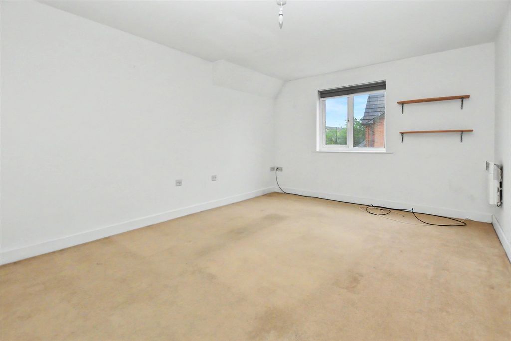 Property photo 2 of 16 Picture No. 15