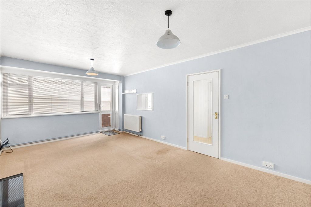Property photo 2 of 16 Picture No. 33