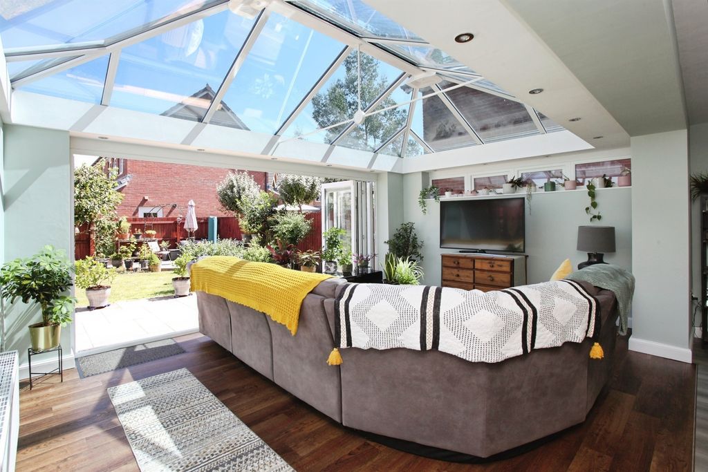 Property photo 3 of 40