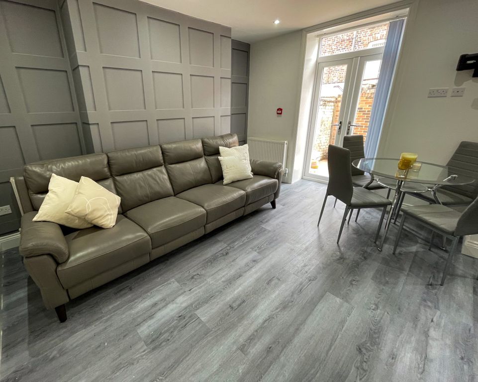 Property photo 1 of 10 File_008