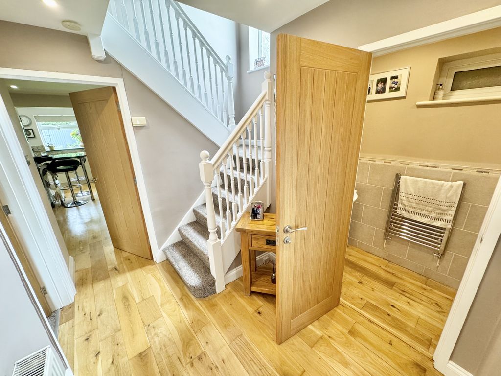 Property photo 3 of 21 WC