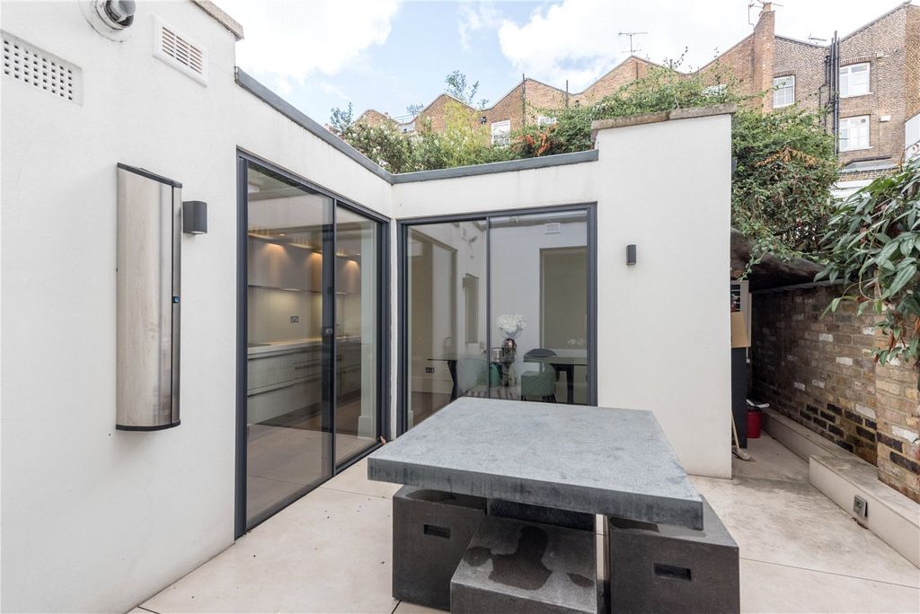 Property photo 1 of 14 Garden