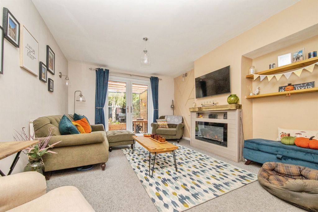 Property photo 3 of 20