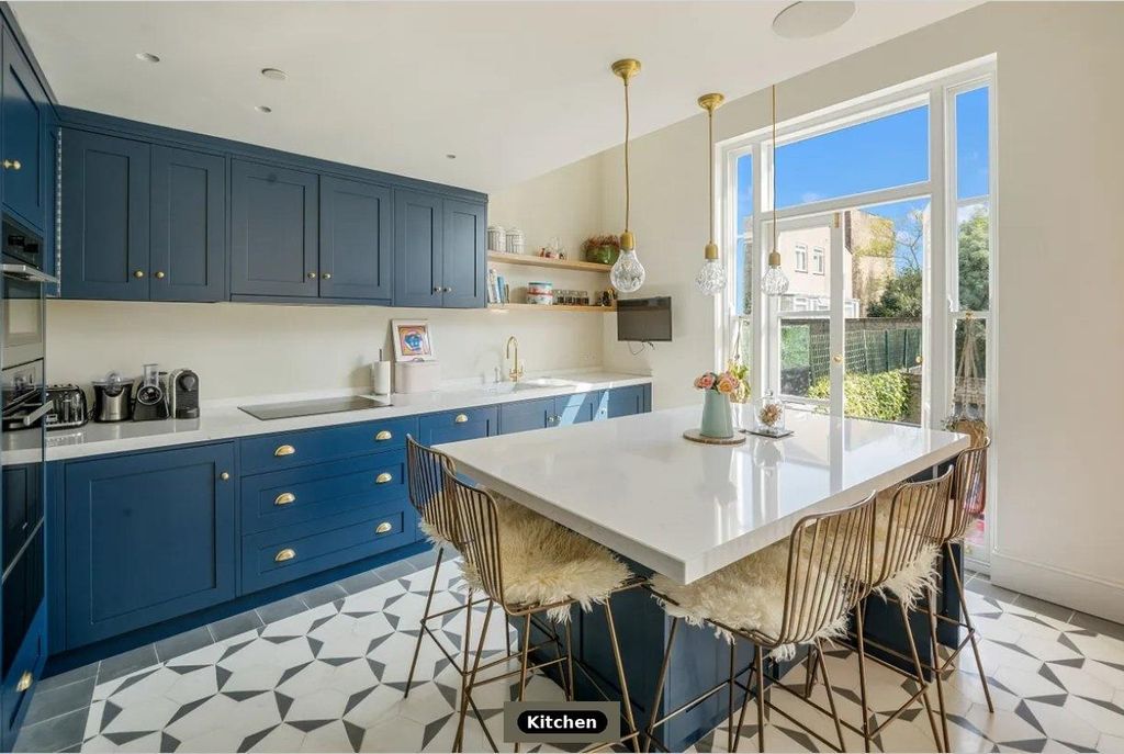 Property photo 3 of 9 Photo_03_Kitchen.Jpg