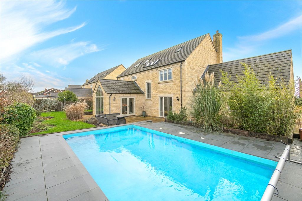 Property photo 2 of 22 Picture No. 28